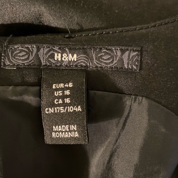 🔥 H&M Elegant Black Belted Dress. Size 16. - Picture 5 of 7